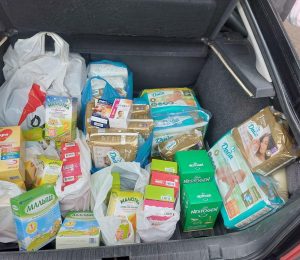 Колектив Чернівцігаз Збут передали для вимушених переселенців продовольчі продукти, термокружки, пледи та інші речі. Березень, 2022