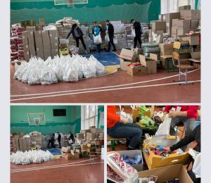 Переселенці допомагають переселенцям. Юристка Суми Газзбут допомагає в центрі сортування гуманітарної допомоги у Чернівцях. Березень, 2022