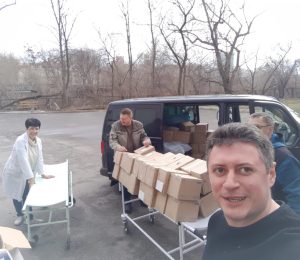 Другий рейс із гуманітарними лікарськими засобами для Інститут нейрохірургії у Києві. Квітень, 2022