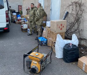 Черговий рейс до військових з доставкою продуктів, засобів гігієни, пального та генератора. Квітень, 2022