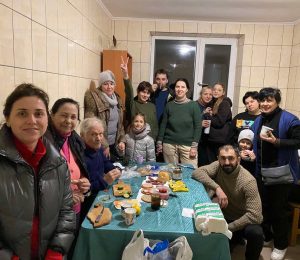 Харчові продукти, постіль, засоби гігієни та побутові засоби для переселенців з Харкова. Березень, 2022