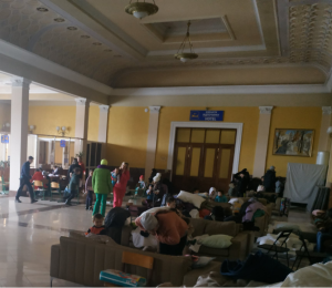 Львів Газзбут передав до пункту обігріву та відпочинку на вокзалі термоси, термокружки та пледи для вимушених переселенців з регіонів бойових дій. Березень 2022.