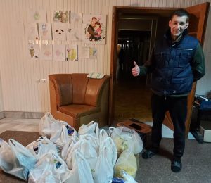 Запоріжжя Газзбут зібрав та передав продукти харчування для переселенців зі Сходу. Березень, 2022